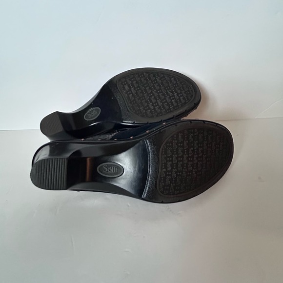 Sofft Sandals Womens 8.5 M Studded Mule Clogs Heel 1009357 Black Leather Slip On - Picture 3 of 5